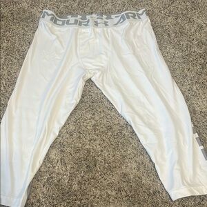 Under Armour White and Gray compression 3/4 legging. Soft Stretchy Fabric NWOT
